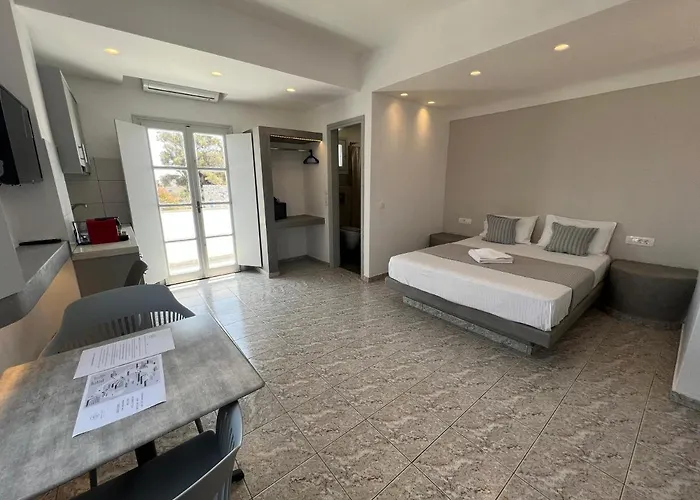 White Lily & Lofts - Adults Only 16 Hotel