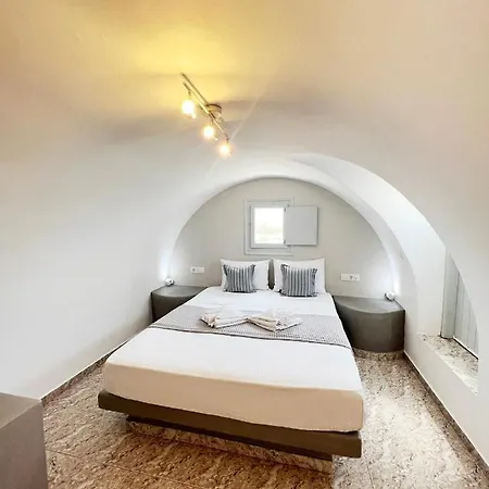 White Lily & Lofts - Adults Only 16 Perivolos (Santorini)