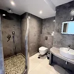 White Lily & Lofts - Adults Only 16 Hotell *