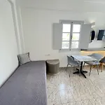 White Lily & Lofts - Adults Only 16
