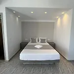 White Lily & Lofts - Adults Only 16 Hotell