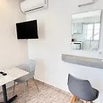 White Lily & Lofts - Adults Only 16 Hotell *