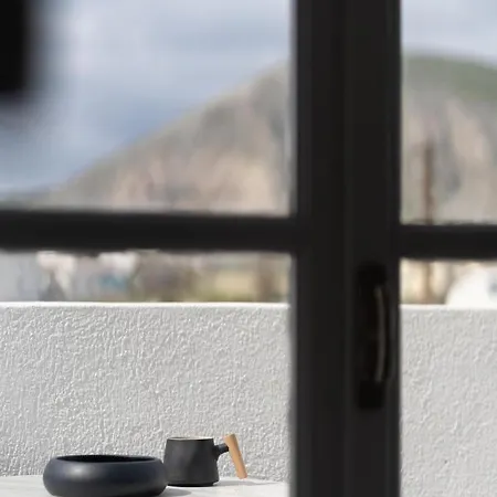 White Lily & Lofts - Adults Only 16 * Perivolos (Santorini)