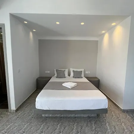 White Lily & Lofts - Adults Only 16 מלון