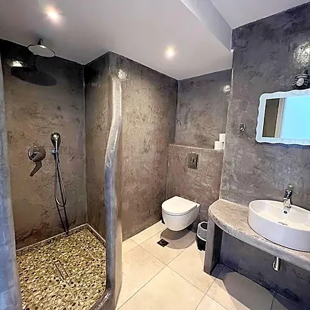 White Lily & Lofts - Adults Only 16 מלון