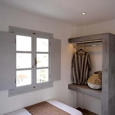 White Lily & Lofts - Adults Only 16 * Perivolos (Santorini)