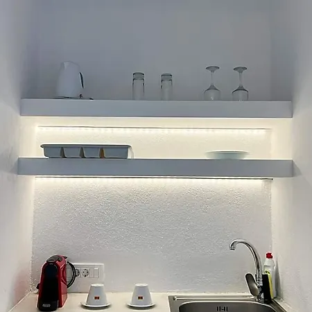 White Lily & Lofts - Adults Only 16