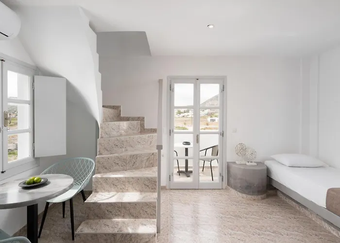 White Lily & Lofts - Adults Only 16 * Perivolos (Santorini)