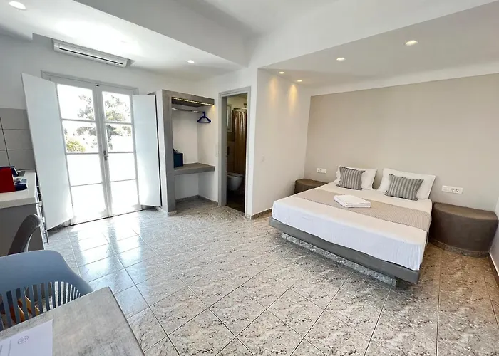 White Lily & Lofts - Adults Only 16