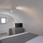 Hotel White Lily & Lofts - Adults Only 16 Perivolos (Santorini)