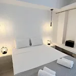 White Lily & Lofts - Adults Only 16 *