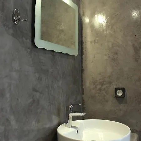 White Lily & Lofts - Adults Only 16 *