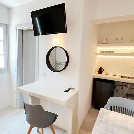 White Lily & Lofts - Adults Only 16 * 페리볼로스