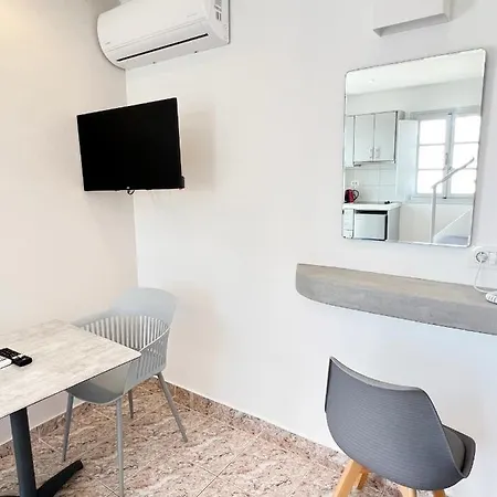White Lily & Lofts - Adults Only 16 Hotell *