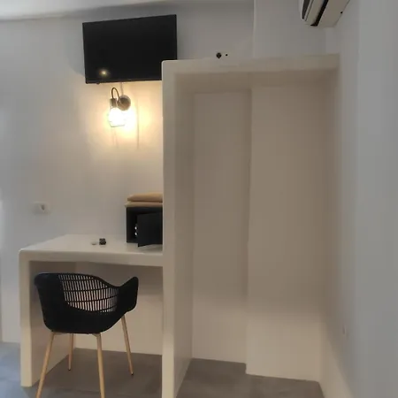 White Lily & Lofts - Adults Only 16