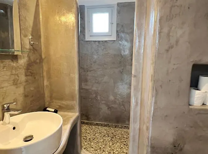 White Lily & Lofts - Adults Only 16 *